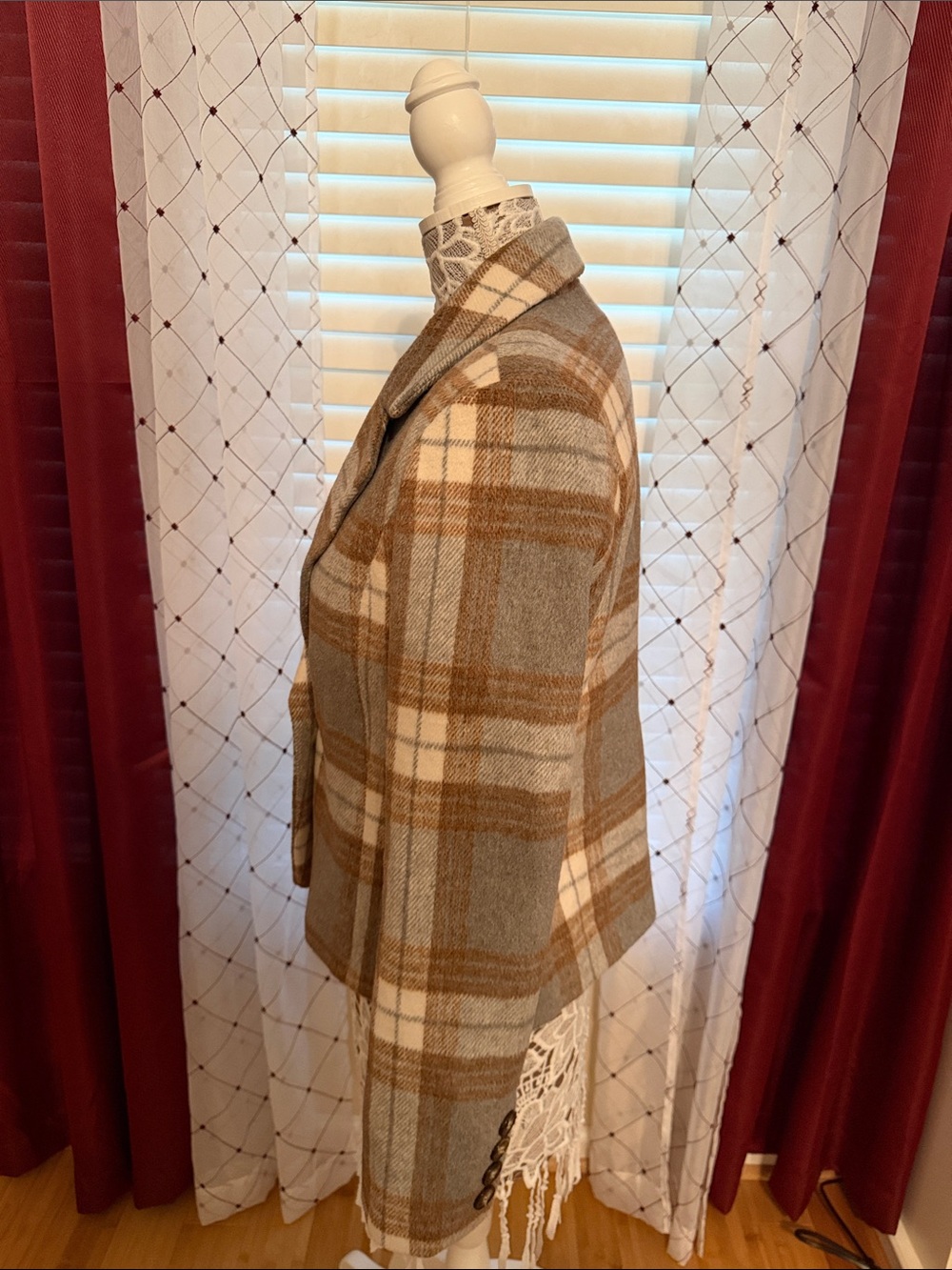 bagatelle Plaid Tailored Blazer in Beige and Taupe - Picture 3 of 10